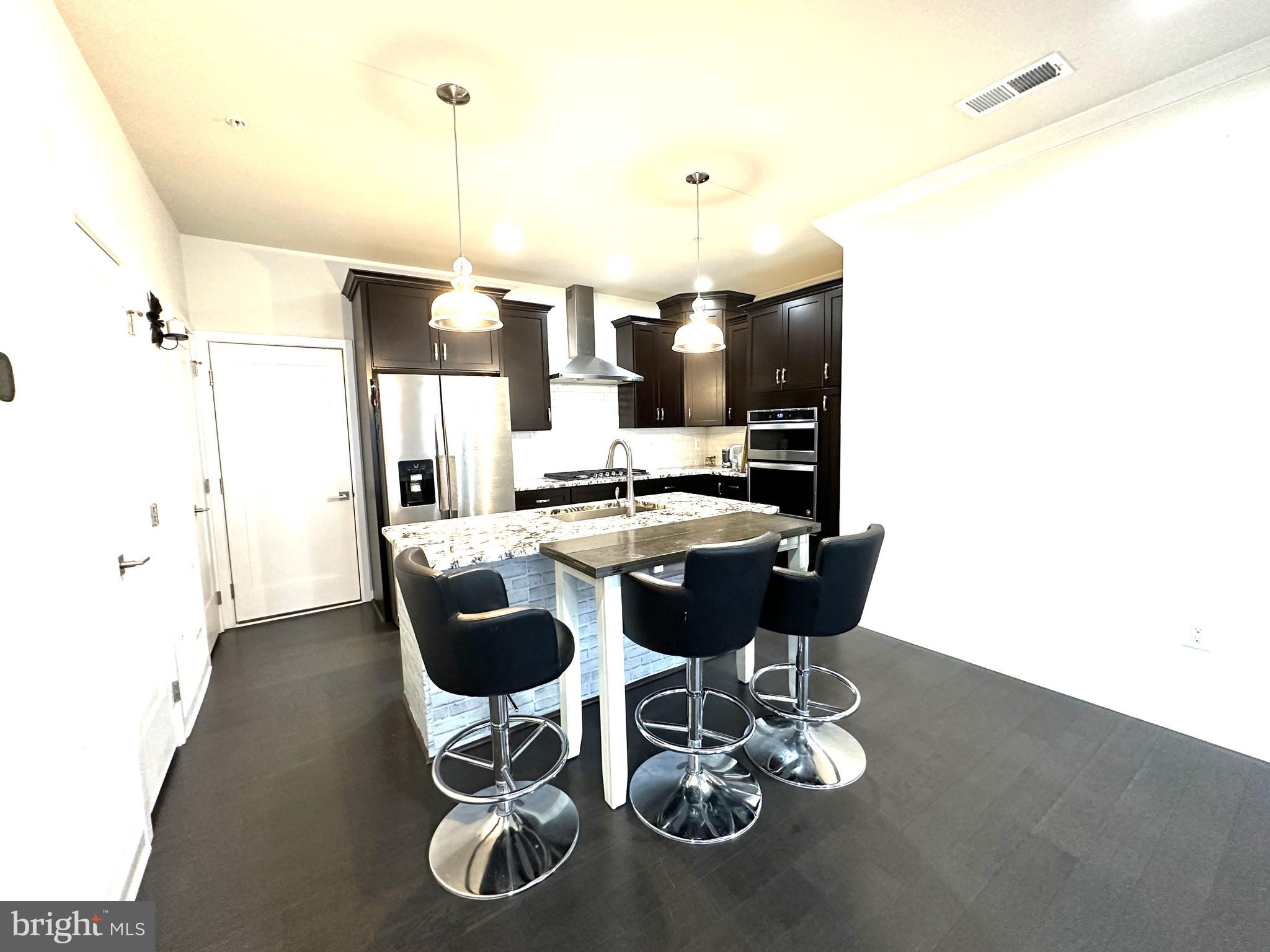 43189 Mongold Square Ashburn, VA 20148 - Photo 3 of 22 Gourmet Kitchen