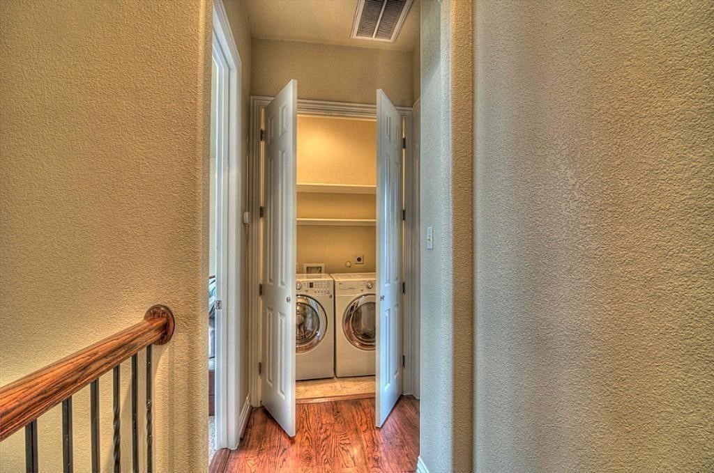 3505 Jackson Street Houston, TX 77004 - Photo 17 of 32 a view of a bathroom