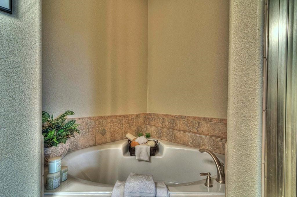 3505 Jackson Street Houston, TX 77004 - Photo 21 of 32 a bathroom with a sink and mirror