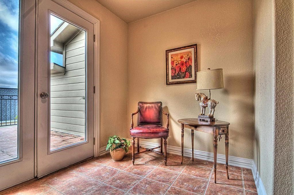 3505 Jackson Street Houston, TX 77004 - Photo 27 of 32 a living room with furniture