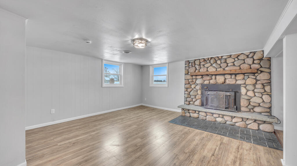 N302 County Road I Sherman, WI 53075 - Photo 17 of 33 LL Family Room