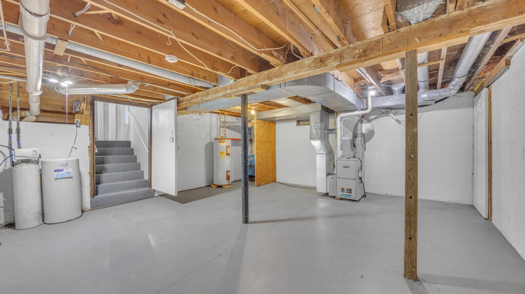 N302 County Road I Sherman, WI 53075 - Photo 22 of 33 LL Utility Room