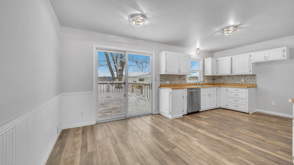 N302 County Road I Sherman, WI 53075 - Photo 5 of 33 Kitchen/Dining Room