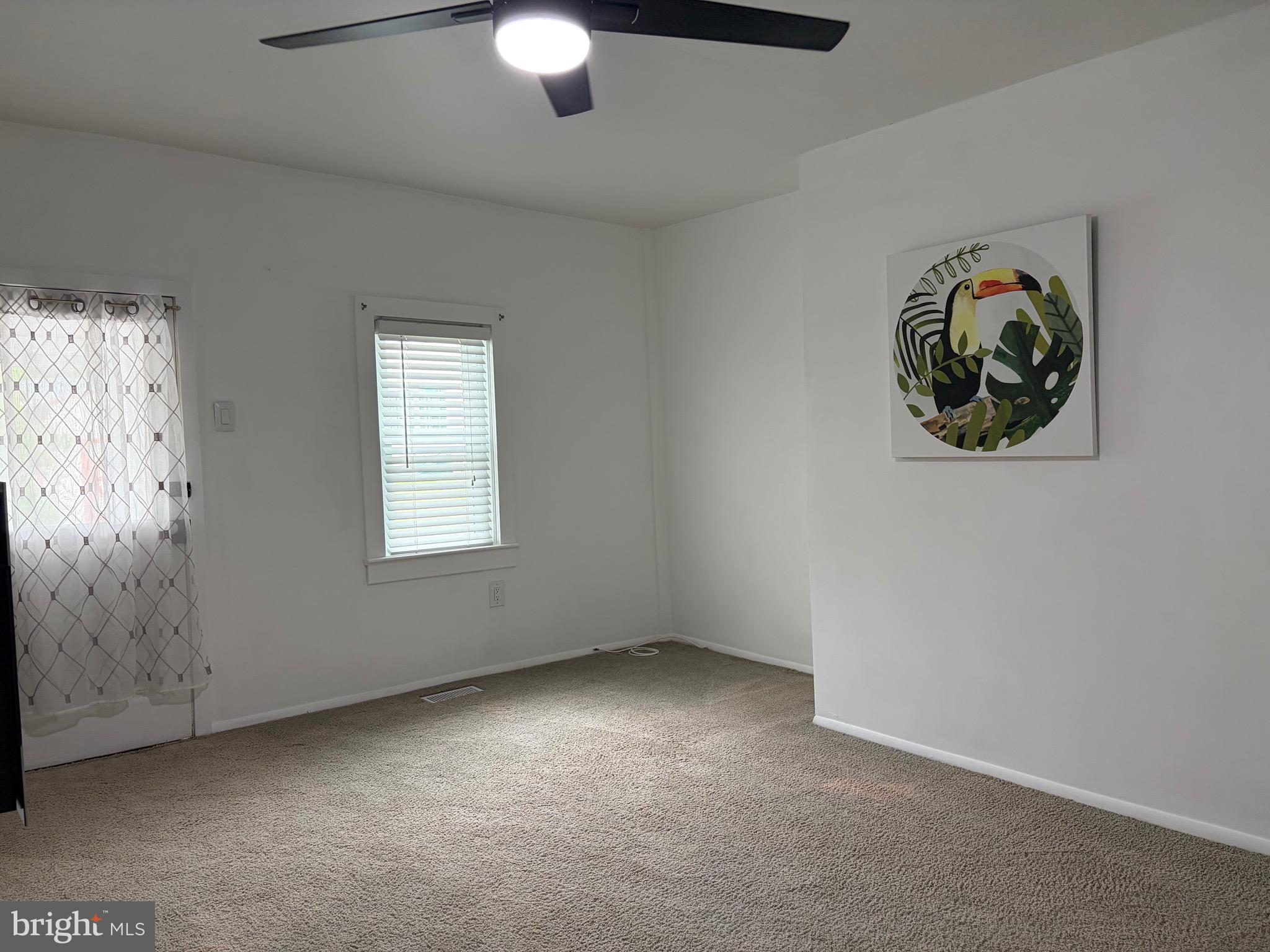 417 Main Street Juliustown, NJ 08022 - Photo 7 of 20 living room