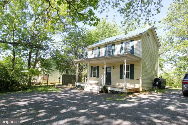 $1,615 | 5744 Charles Town Road, Kearneysville, WV 25430