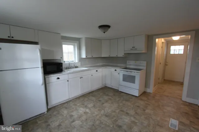 $1,615 | 5744 Charles Town Road, Kearneysville, WV 25430