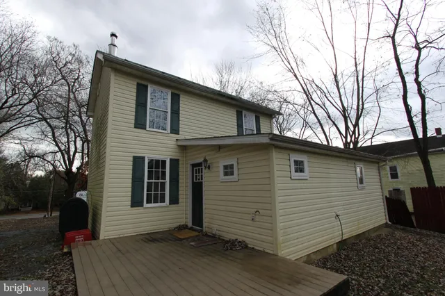 $1,615 | 5744 Charles Town Road, Kearneysville, WV 25430