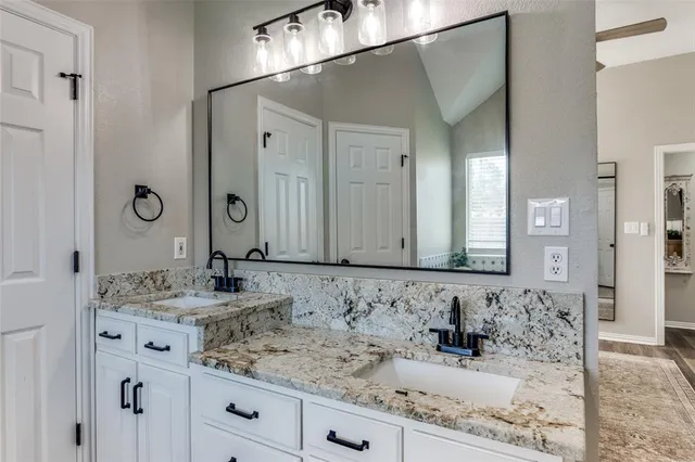 $345,000 | 402 Taos Court East, Aledo, TX 76008