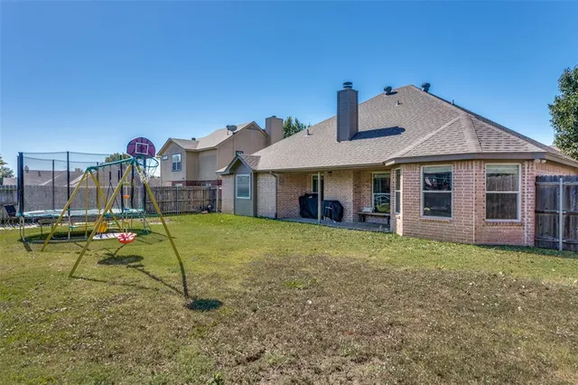 $345,000 | 402 Taos Court East, Aledo, TX 76008