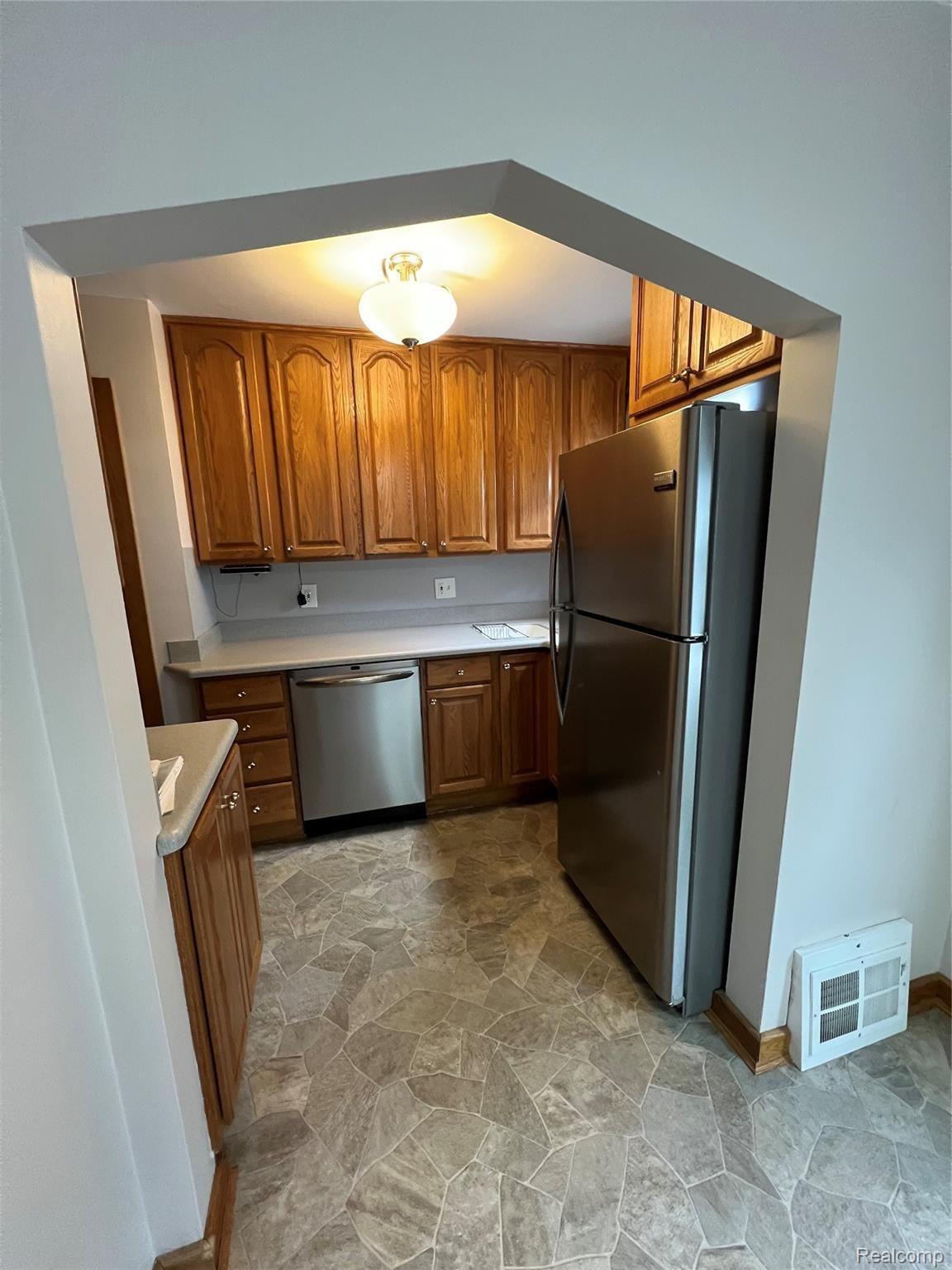 3450 Harding Street Dearborn, MI 48124 - Photo 10 of 31 IMG_8365.jpg