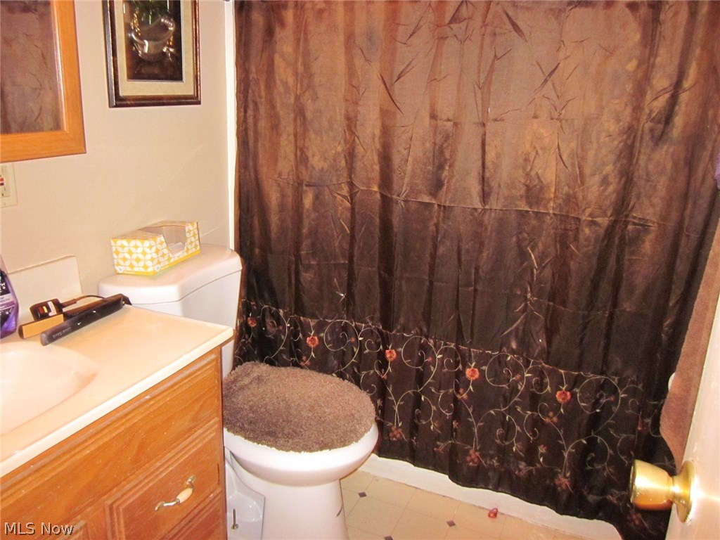 13587 Whitney Road Strongsville, OH 44136 - Photo 12 of 21 Bathroom Apt B