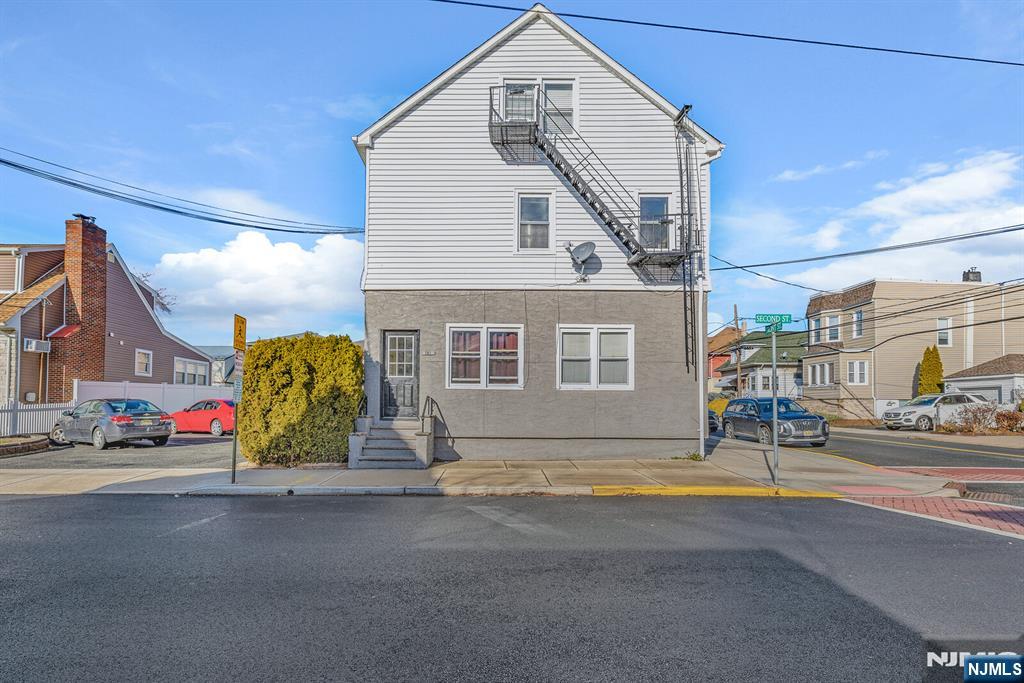 781 2nd Street Secaucus, NJ 07094 - Photo 2 of 22