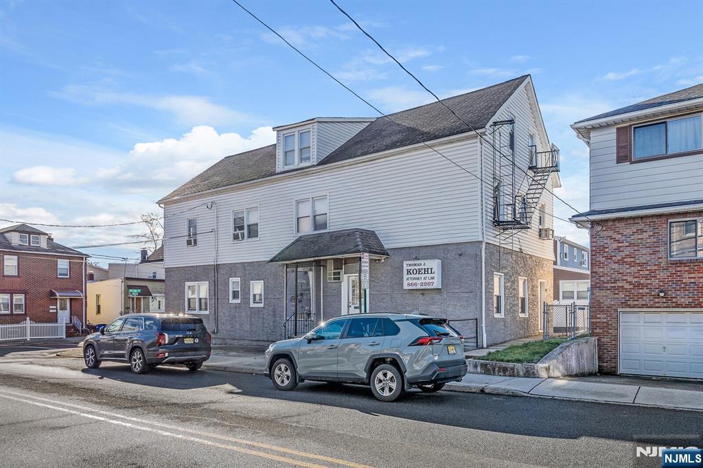 781 2nd Street Secaucus, NJ 07094 - Photo 4 of 22