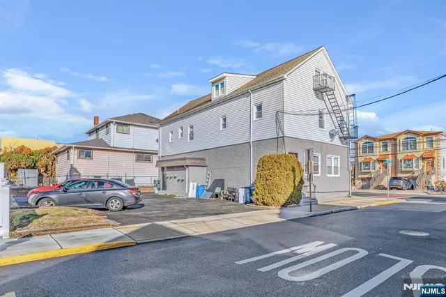 $1,499,000 | 781 2nd Street, Secaucus, NJ 07094