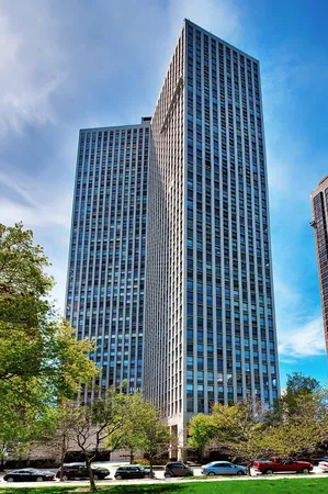 $2,800 | 2626 North Lakeview Avenue, Unit 2605, Chicago, IL 60614
