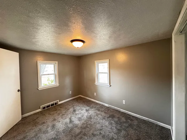 $79,900 | 2460 New Milford Church Road, Rockford, IL 61109