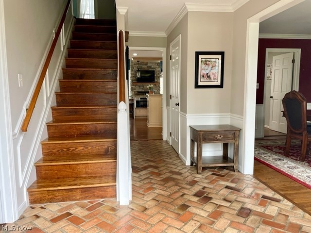 7139 Valley View Road Hudson, OH 44236 - Photo 5 of 24 Upon entry you are greeted by an expansive, opened up layout with exquisite decor.
