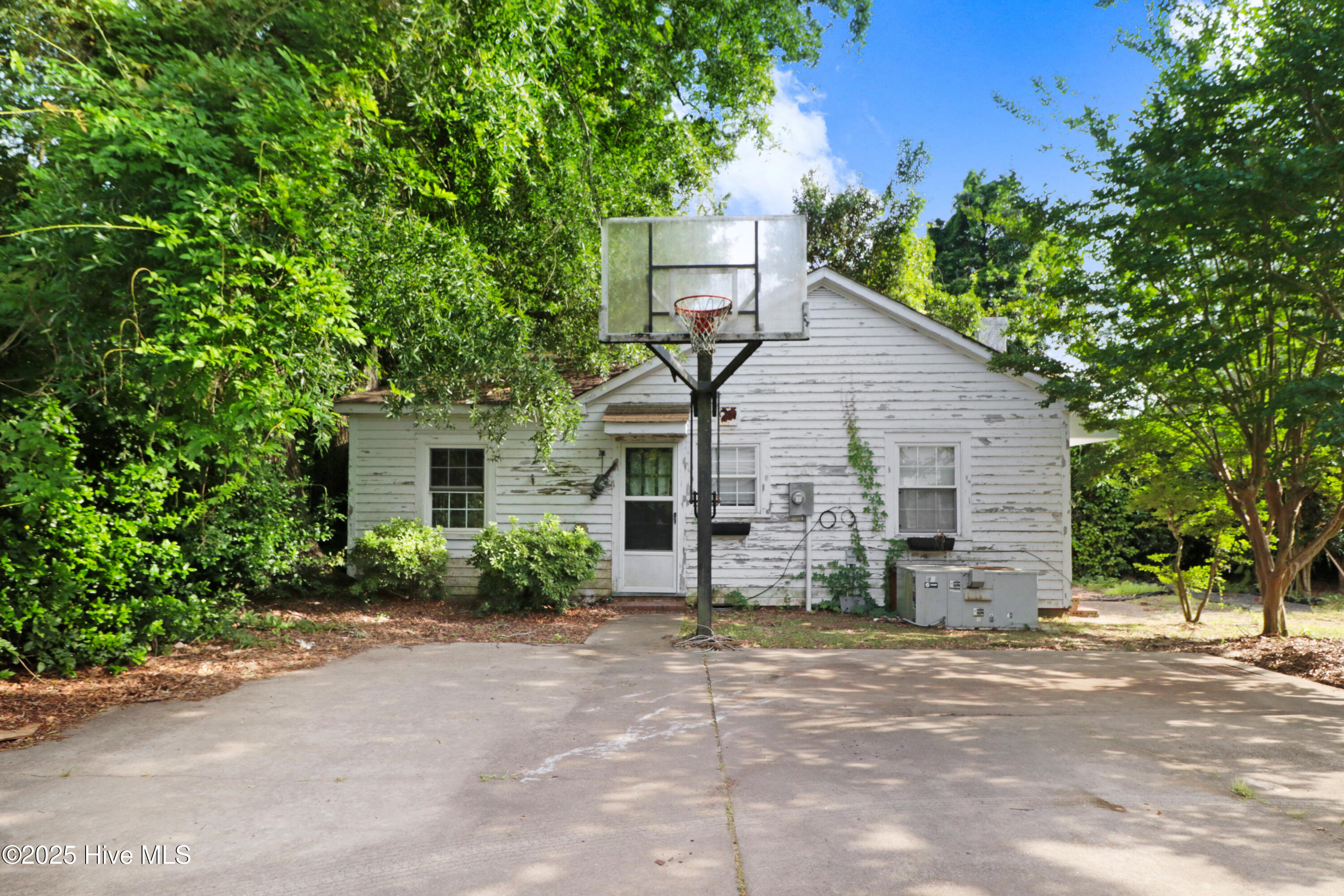 606 Rountree Street Kinston, NC 28501 - Photo 11 of 54 11-606 Rountree St-11
