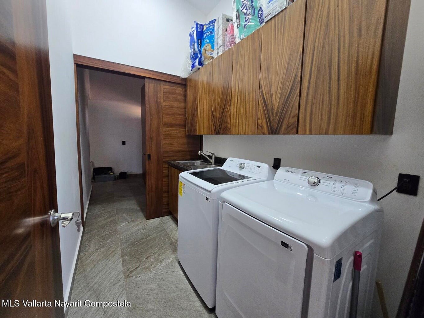 1 Abedul Bell City, MO 63735 - Photo 11 of 38 a utility room with dryer and washer