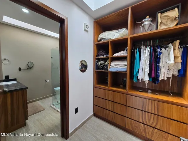 a view of walk in closet