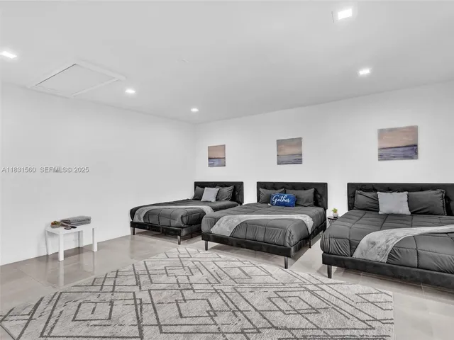 $13,500 | 413 Tamarind Drive, Hallandale Beach, FL 33009