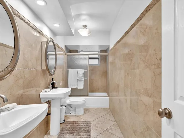 $13,500 | 413 Tamarind Drive, Hallandale Beach, FL 33009