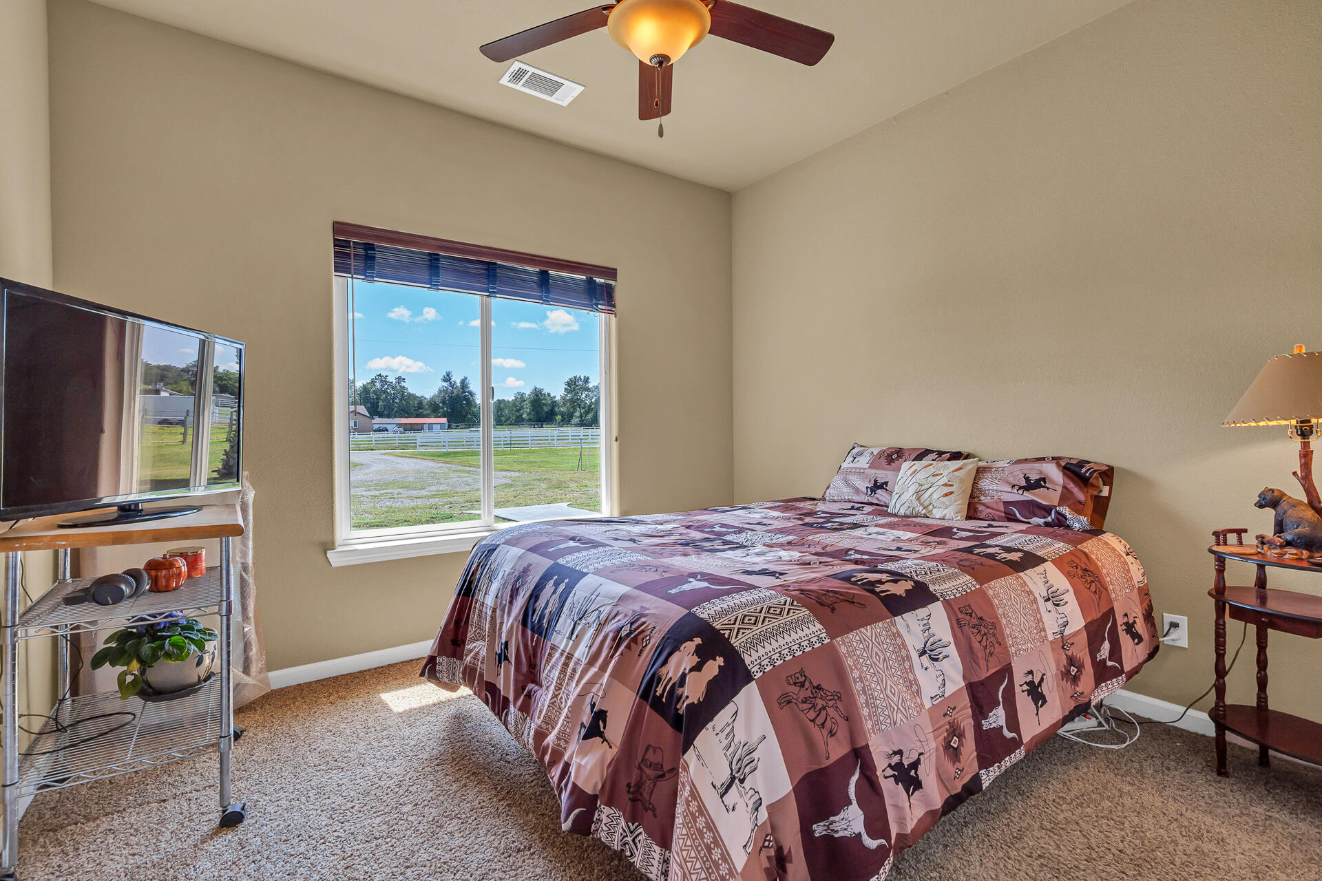 16170 Willow Springs Road Anderson, CA 96007 - Photo 37 of 61 Bedroom 3