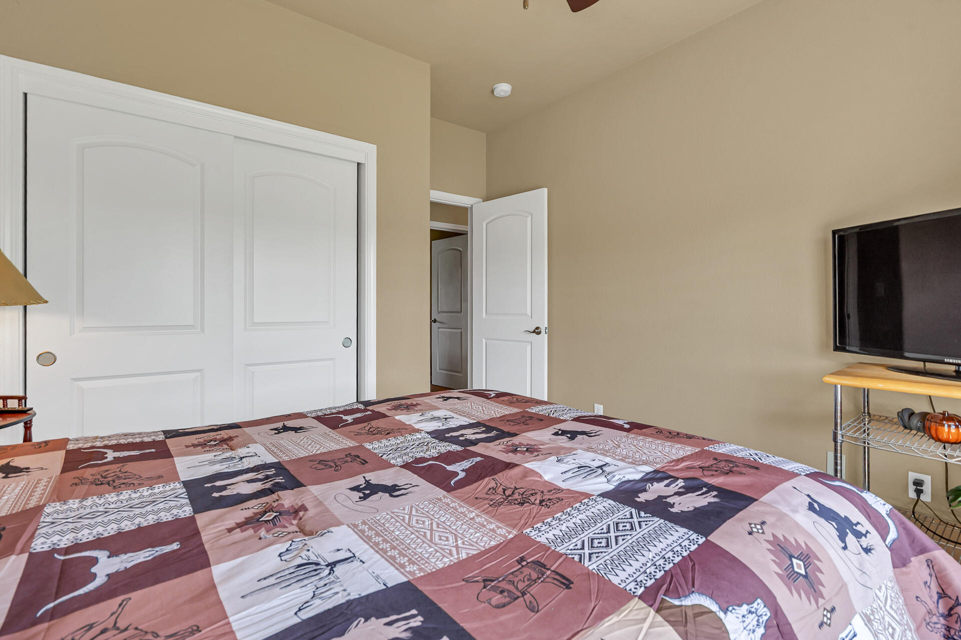 16170 Willow Springs Road Anderson, CA 96007 - Photo 38 of 61 Bedroom 3