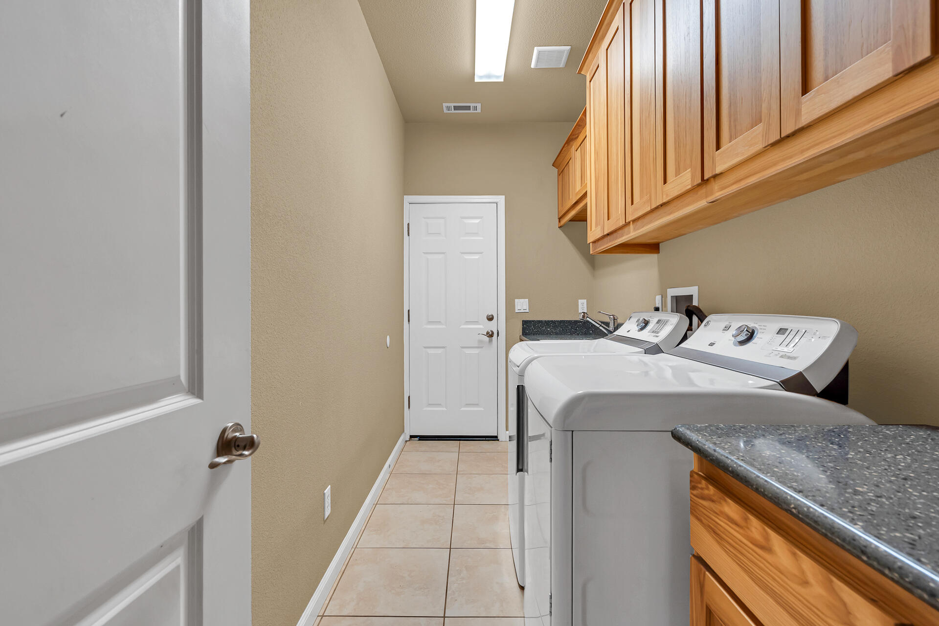 16170 Willow Springs Road Anderson, CA 96007 - Photo 43 of 61 16170WillowSpringsRoad-51