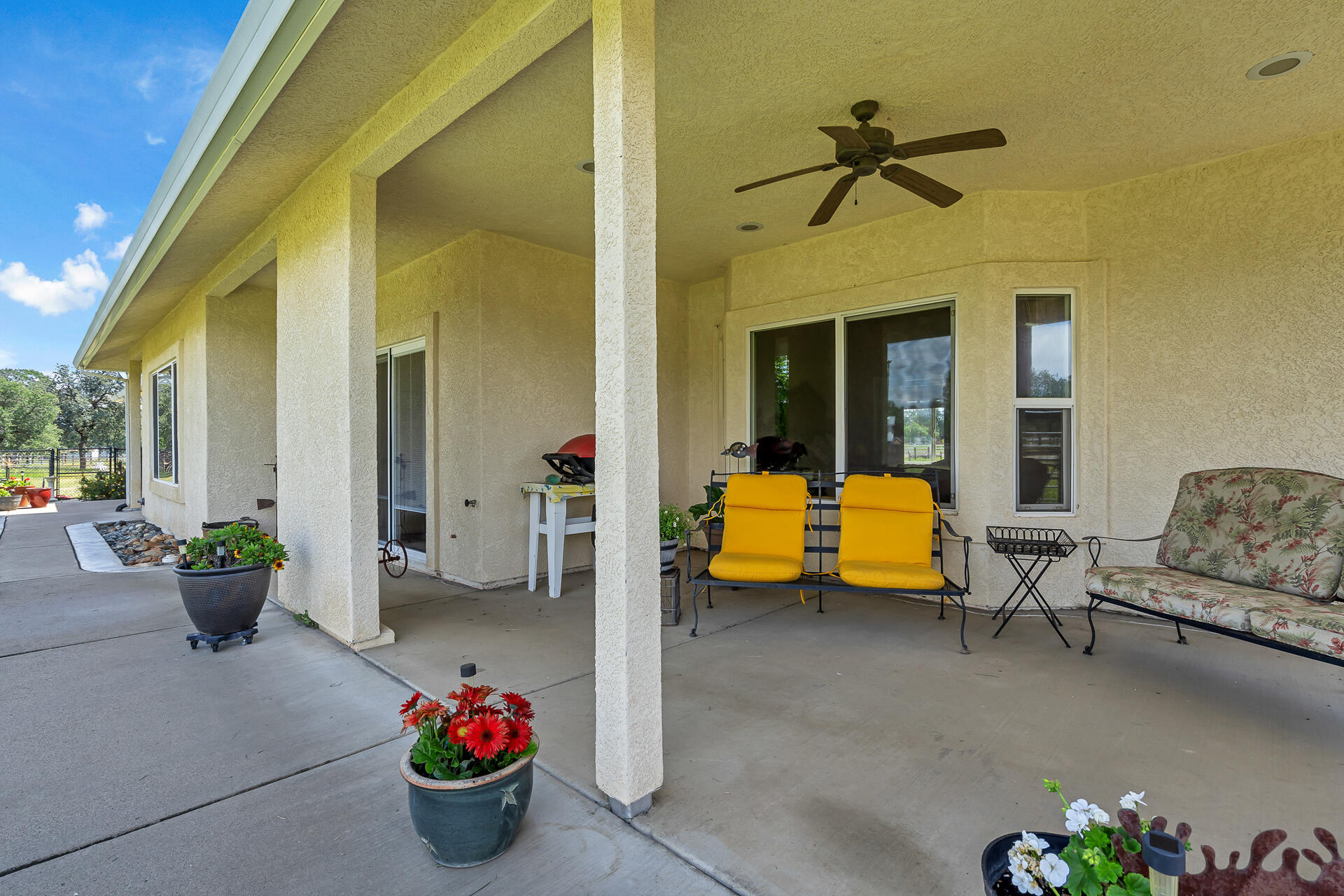 16170 Willow Springs Road Anderson, CA 96007 - Photo 8 of 61 Covered Patio