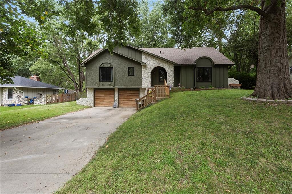 103 Ralph Drive Lansing, KS 66043 - Photo 2 of 26 Gallery Image 2