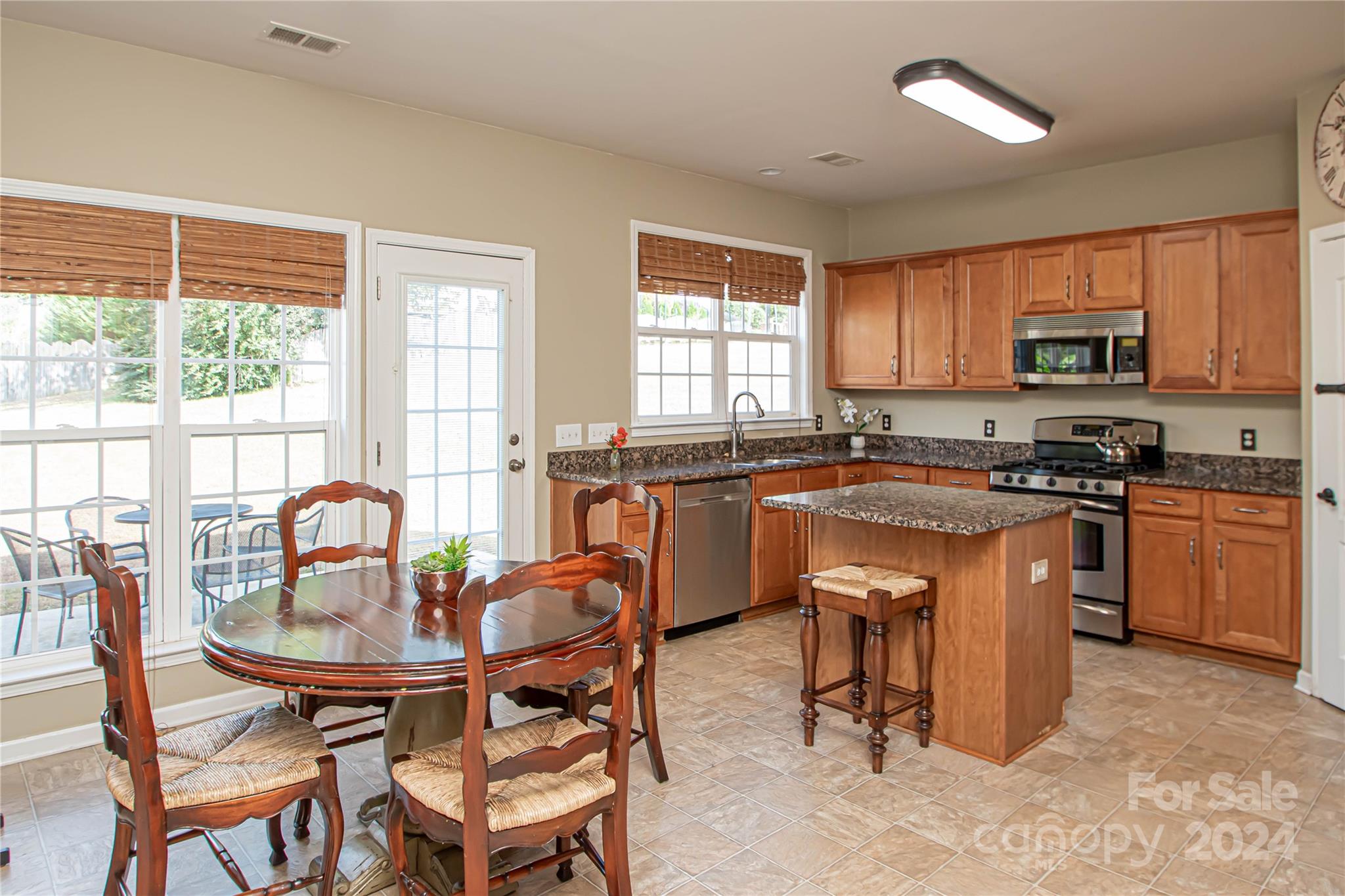 2713 Keziah Road Matthews, NC 28105 - Photo 10 of 47 Gallery Image 10