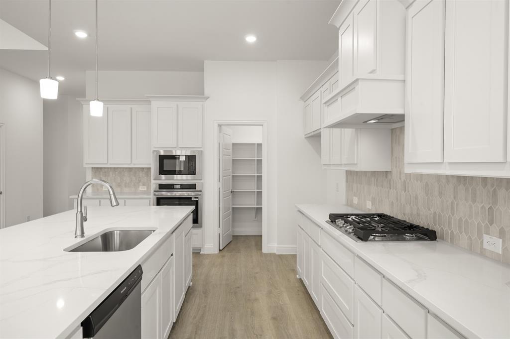 4304 Knight Street Midlothian, TX 76065 - Photo 21 of 33 4304 Knight- Kitchen-3