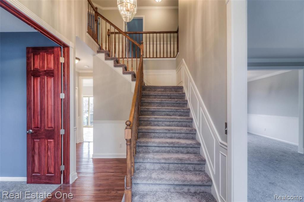 2703 Oak View Court Rochester Hills, MI 48307 - Photo 3 of 53