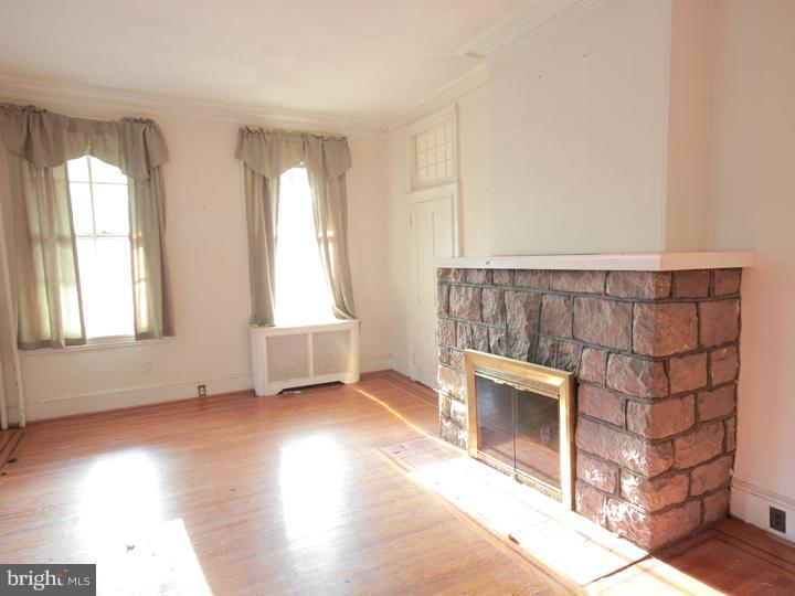 758 Woodlane Road Edgewater Park, NJ 08010 - Photo 4 of 23 Gallery Image 4