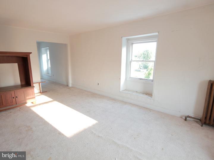 758 Woodlane Road Edgewater Park, NJ 08010 - Photo 7 of 23 Gallery Image 7