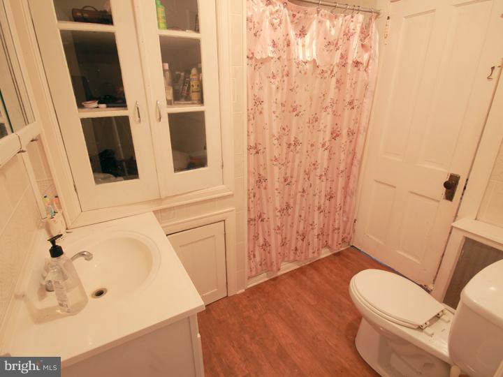 758 Woodlane Road Edgewater Park, NJ 08010 - Photo 10 of 23 Gallery Image 10