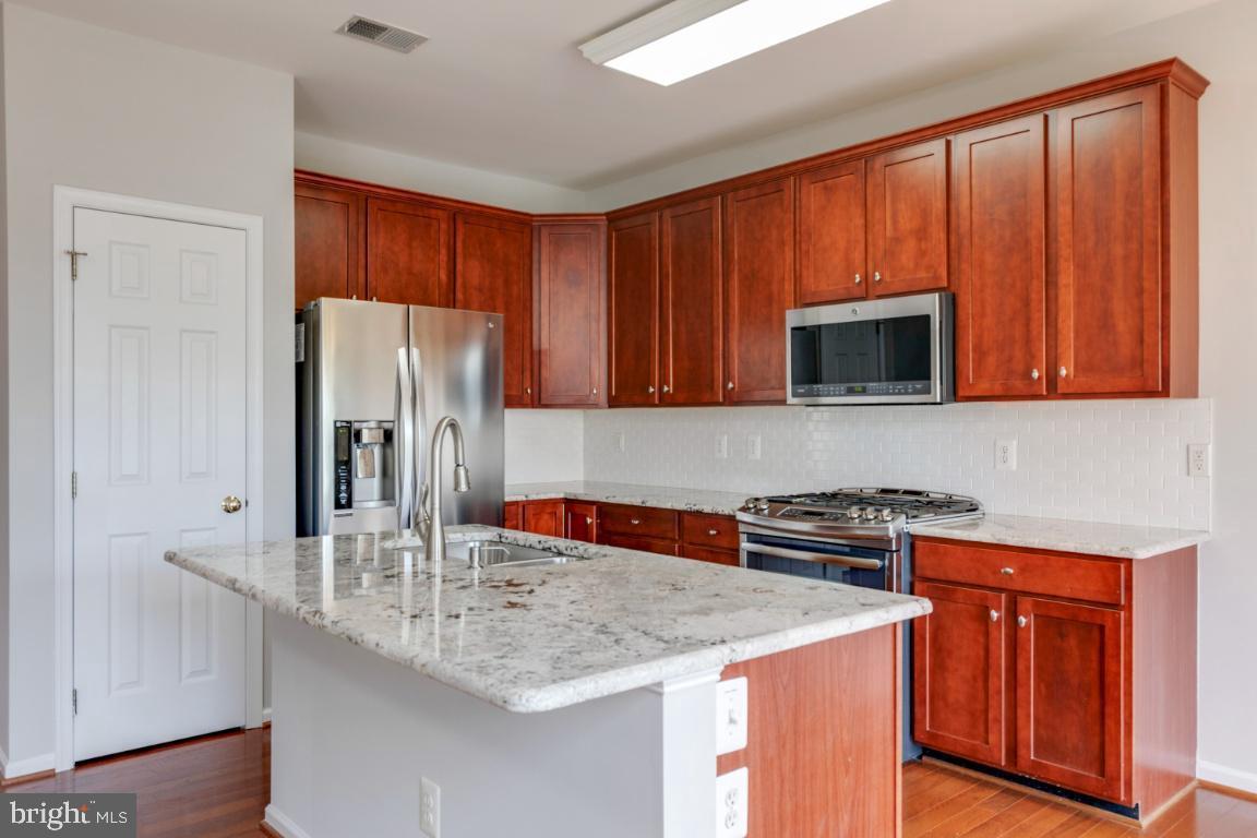 25286 McIntyre Square Chantilly, VA 20152 - Photo 16 of 35