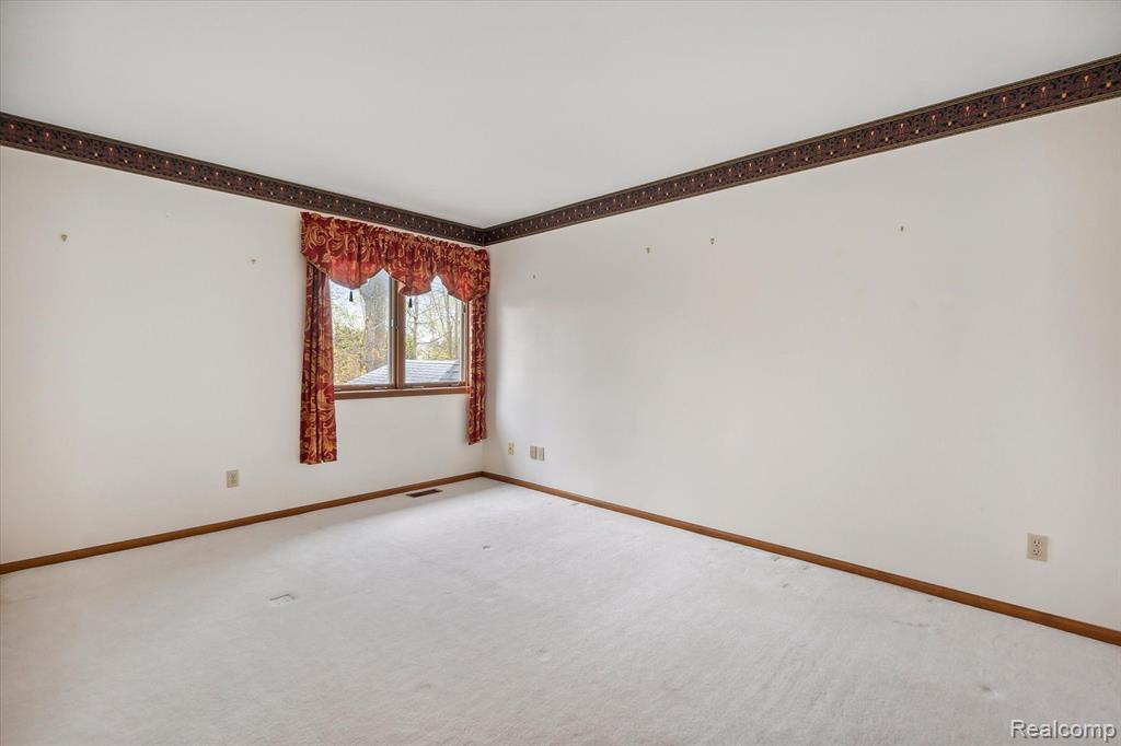 1336 Kings Pointe Road Grand Blanc, MI 48439 - Photo 38 of 62