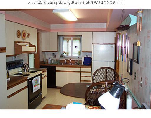 116 Casto Road Charleston, WV 25313 - Photo 4 of 11 Kitchen.