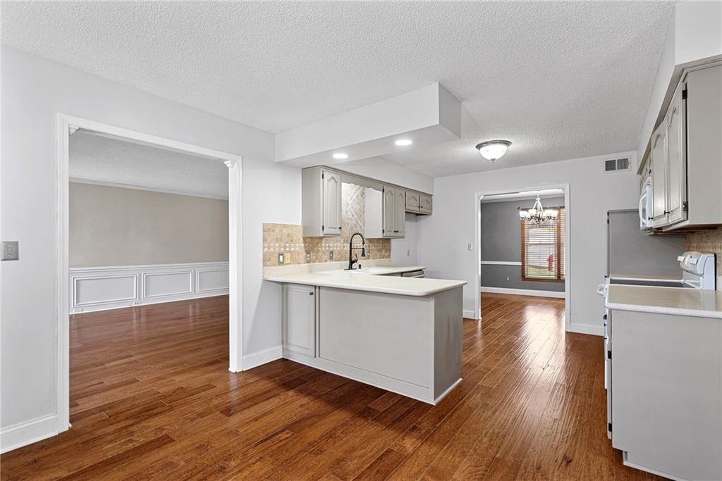 2402 Southwest Springcreek Court Blue Springs, MO 64015 - Photo 13 of 50