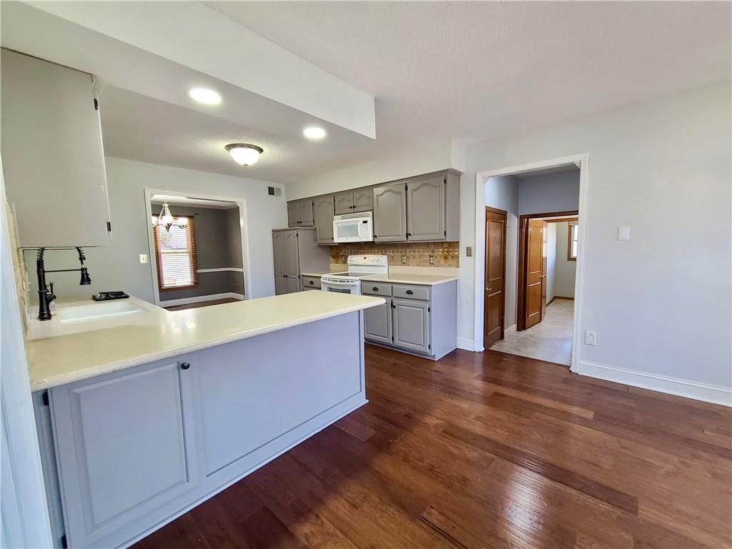 2402 Southwest Springcreek Court Blue Springs, MO 64015 - Photo 14 of 50