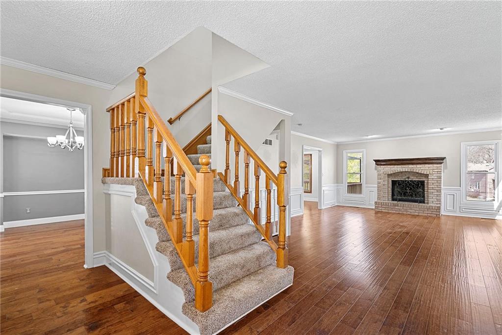 2402 Southwest Springcreek Court Blue Springs, MO 64015 - Photo 9 of 50