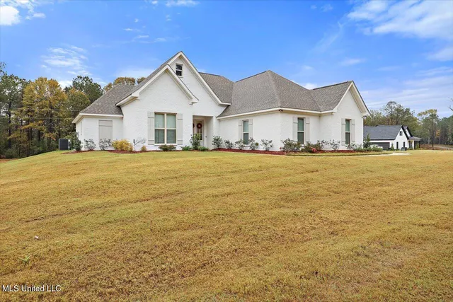 $350,000 | 119 Ashwood Lane, Mendenhall, MS 39114