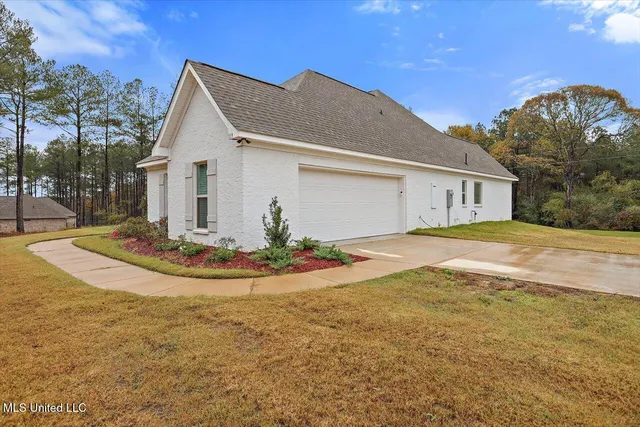 $350,000 | 119 Ashwood Lane, Mendenhall, MS 39114