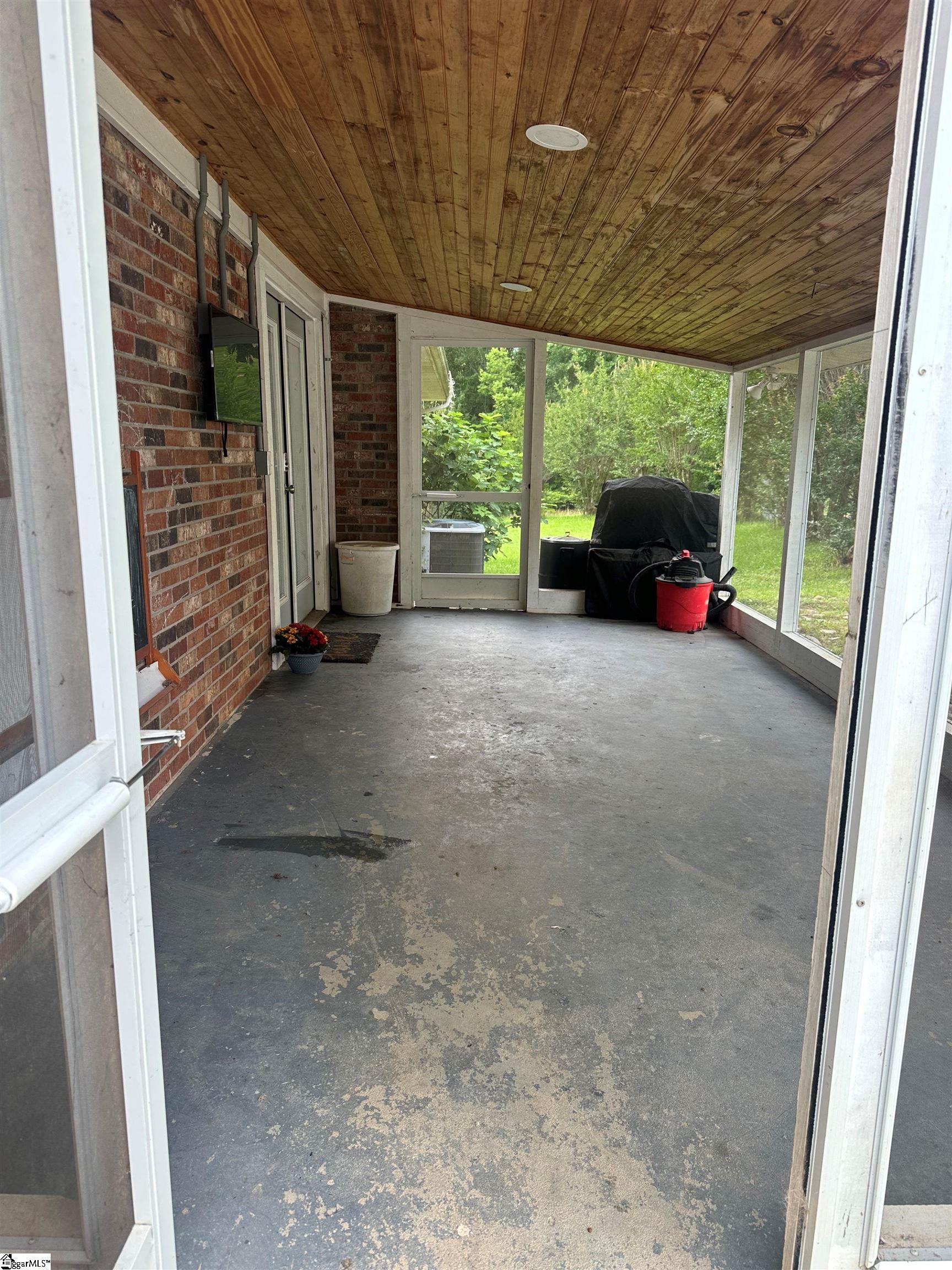 329 Wash Lesley Road Pickens, SC 29671 - Photo 33 of 37