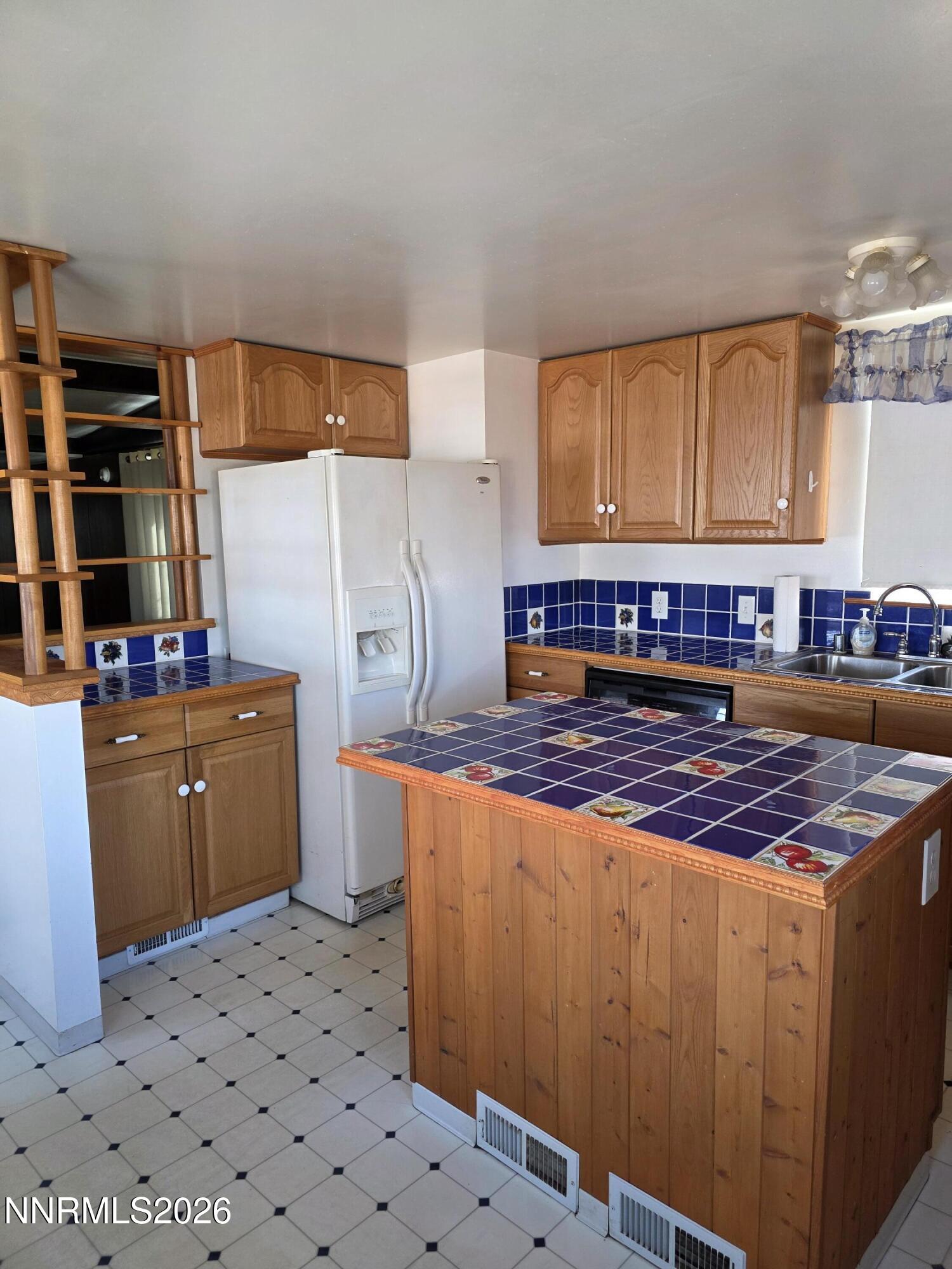 144 M Street Hawthorne, NV 89415 - Photo 12 of 29 23210