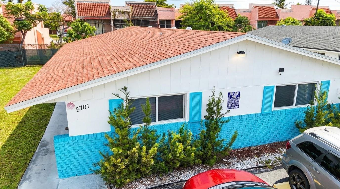 5701 Northwest 15th Street Lauderhill, FL 33313 - Photo 3 of 11 4