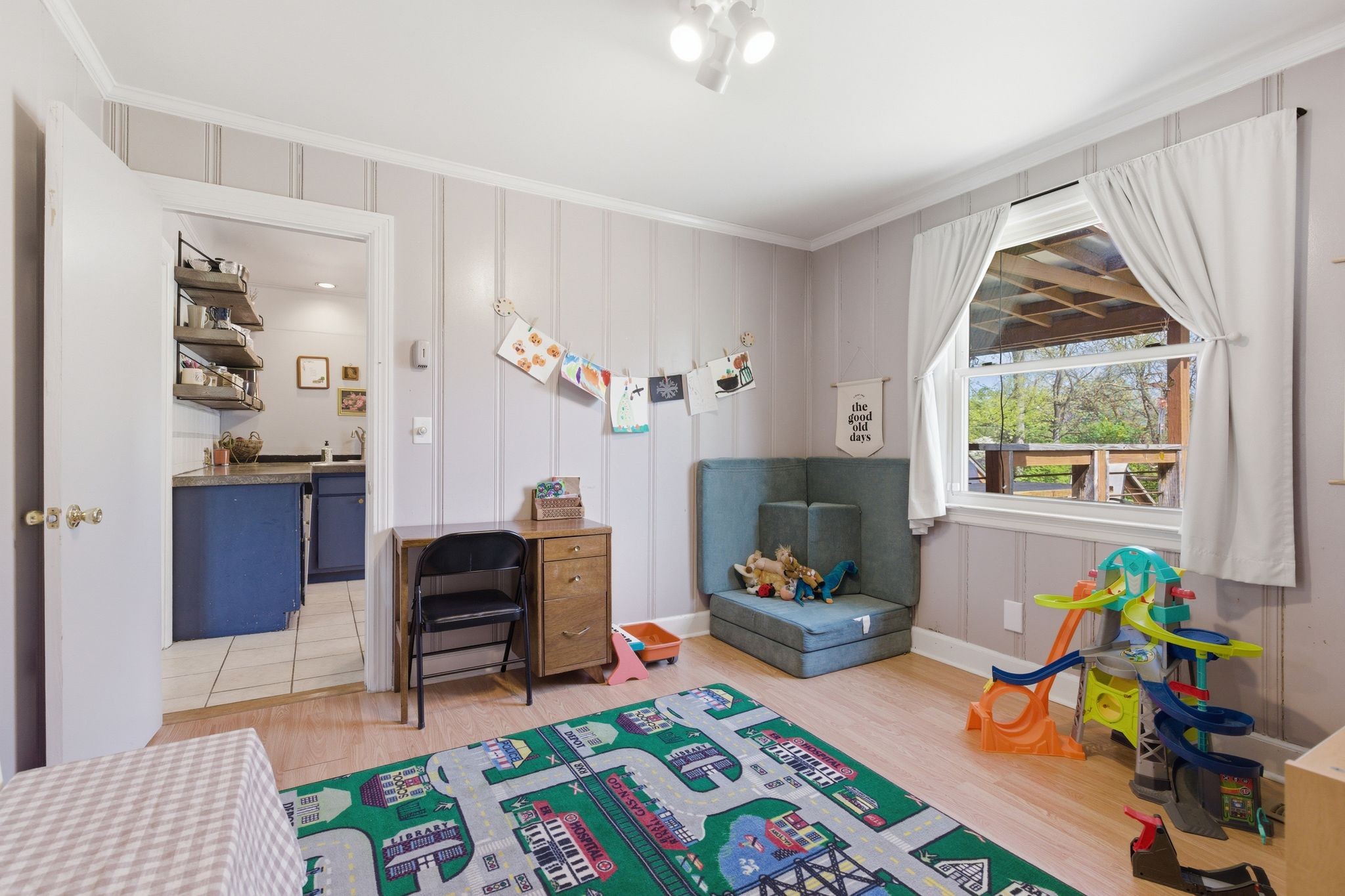3938 East Ridge Drive Nashville, TN 37211 - Photo 19 of 32 a living room with furniture and a wooden floor