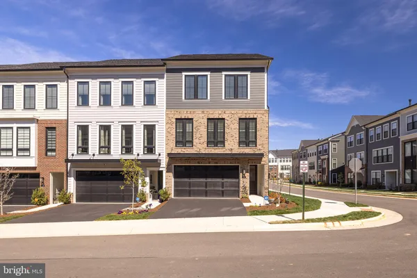 $839,950 | 620 Angelfish Way, Woodbridge, VA 22191